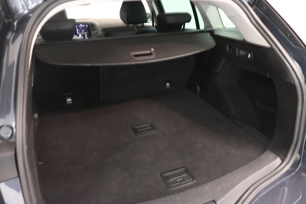 Renault MEGANE Estate 1.3 TCe 140 Techno | Climate control | Camera | Trekhaak | Parkeerassistent | AppleCarplay AndroidAuto | LED koplampen |