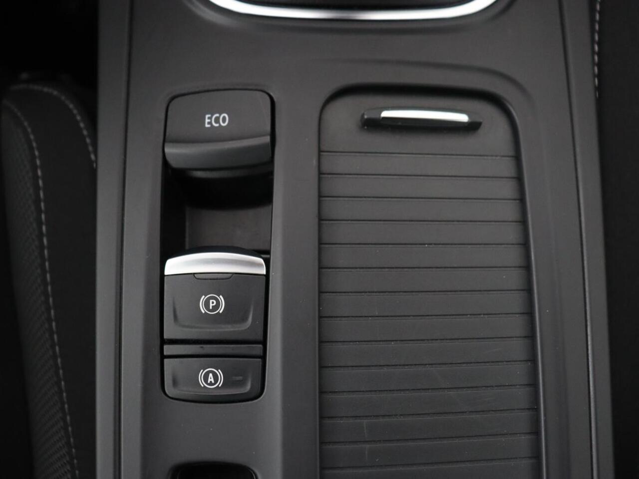 Renault MEGANE 1.3 TCe140 Equilibre | Navigatie | Carplay | Keyless | Full LED | Digital Cockpit | Climate control | Parkeerhulp | Cruise control