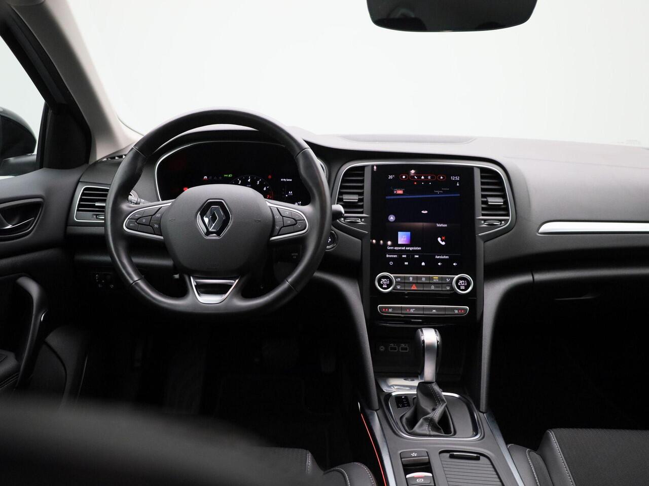 Renault MEGANE Estate TCe 140 EDC Automaat Techno | Climate Control | Apple Carplay & Android Auto | Navigatie | 17' Inch Lichtmetalen Velgen | Parkersensoren + Achteruitrijcamera |