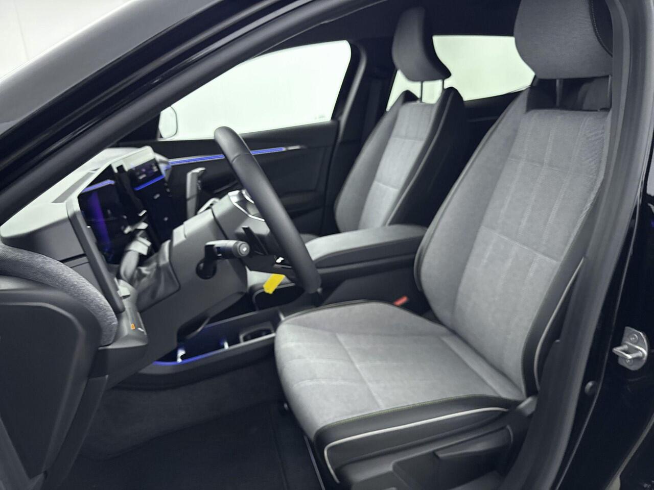 Renault MEGANE E-Tech comfort range techno 220Pk 60 kWh | Navigatie via Google | Apple & Android Carplay | Parkeersensoren Voor & Achter | 360 Camera | Stoel & Stuurverwarming | Adaptieve Cruise Control | Harman Kardon Geluidsysteem |