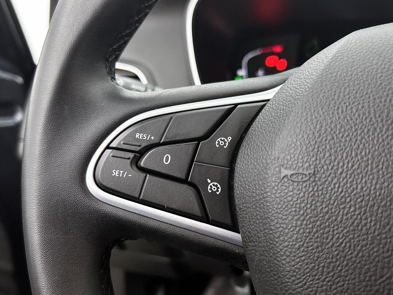 Renault MEGANE Estate 1.3 TCe 140PK Equilibre / Navigatie / Pdc.V+A / Airco-ecc./ Xenon / Radio multimedia / Apk 07-2027