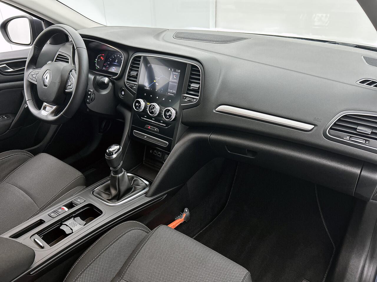 Renault MEGANE Estate 1.3 TCe 140PK Equilibre / Navigatie / Pdc.V+A / Airco-ecc./ Xenon / Radio multimedia / Apk 07-2027