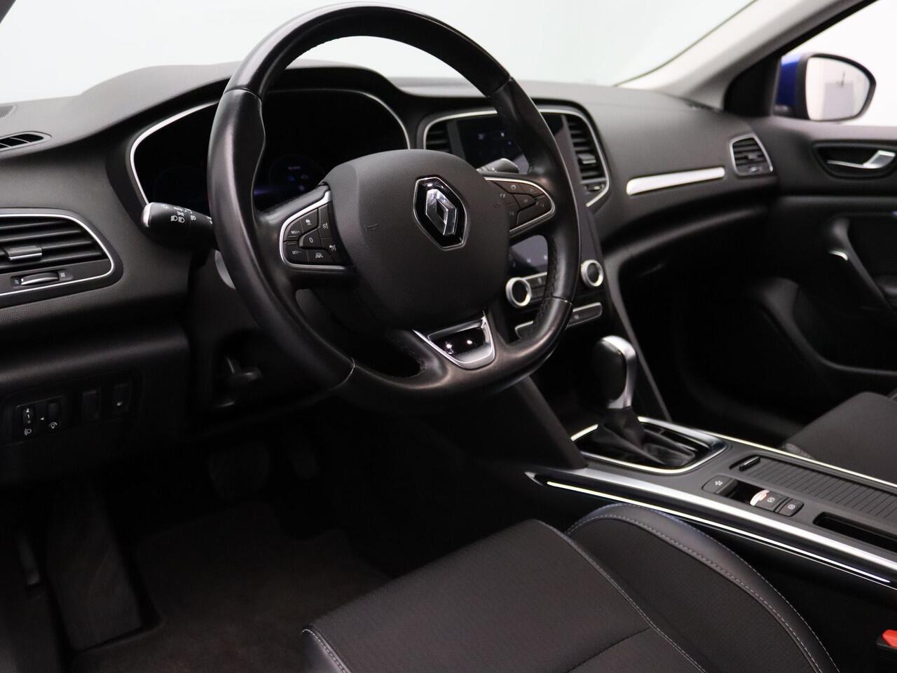 Renault MEGANE Estate E-Tech Plug-In Hybrid 160pk Intens Camera | Adapt. Cruise | Navi | Parkeersens. v+a