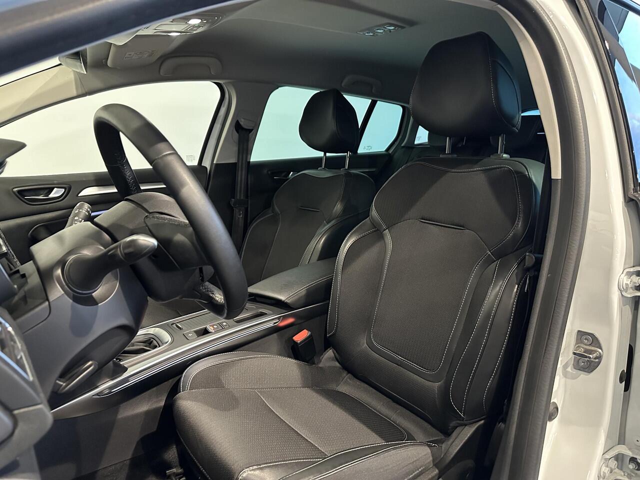 Renault MEGANE Estate 1.3 TCe 140 Techno EDC AUTOMAAT | Trekhaak | Achteruitrijcamera | Navigatie | Apple CarPlay / Android Auto |