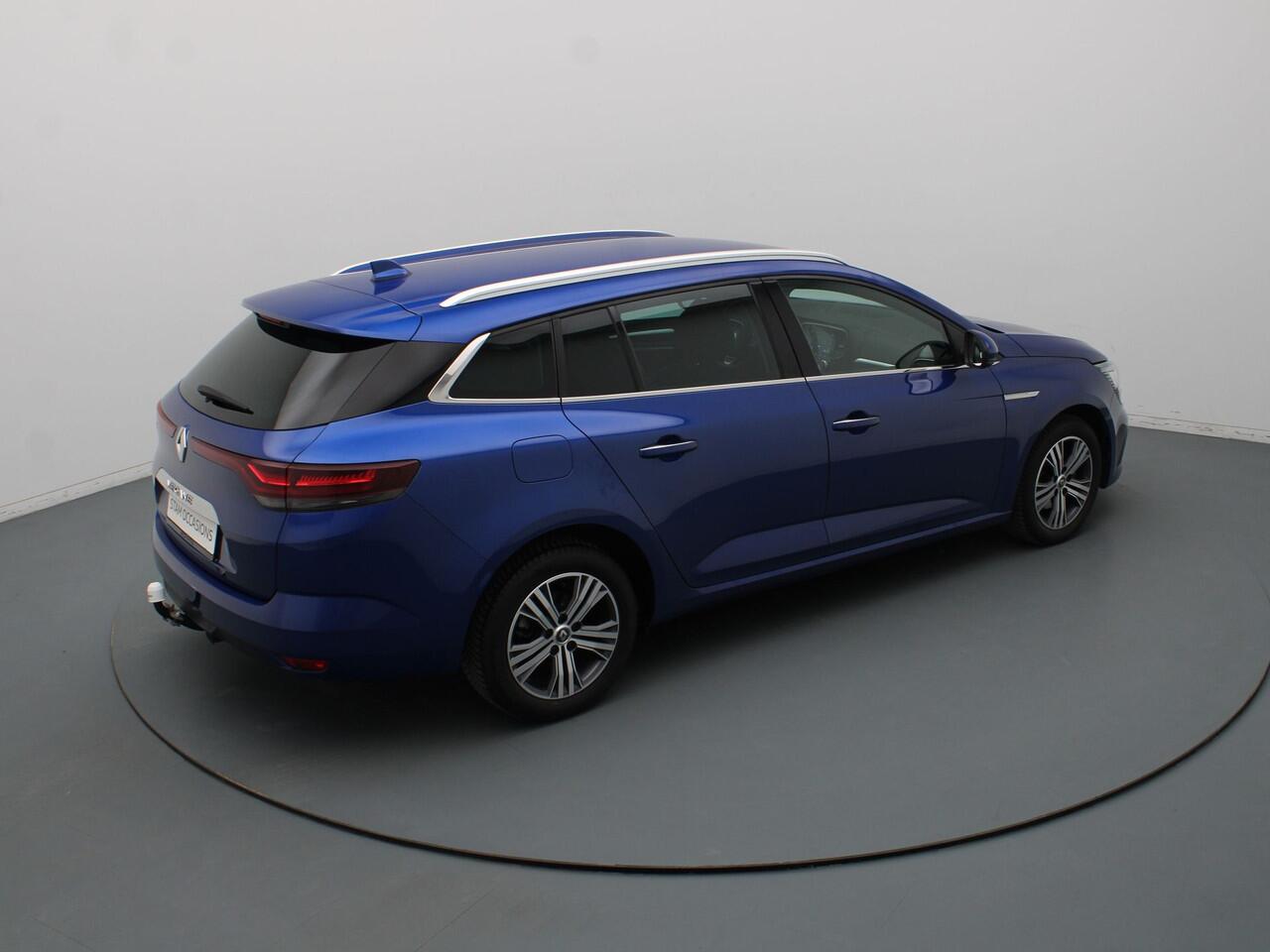 Renault MEGANE Estate 140pk TCe Intens Cruise | Climate | Navi | Parkeersens. v+a | Trekhaak