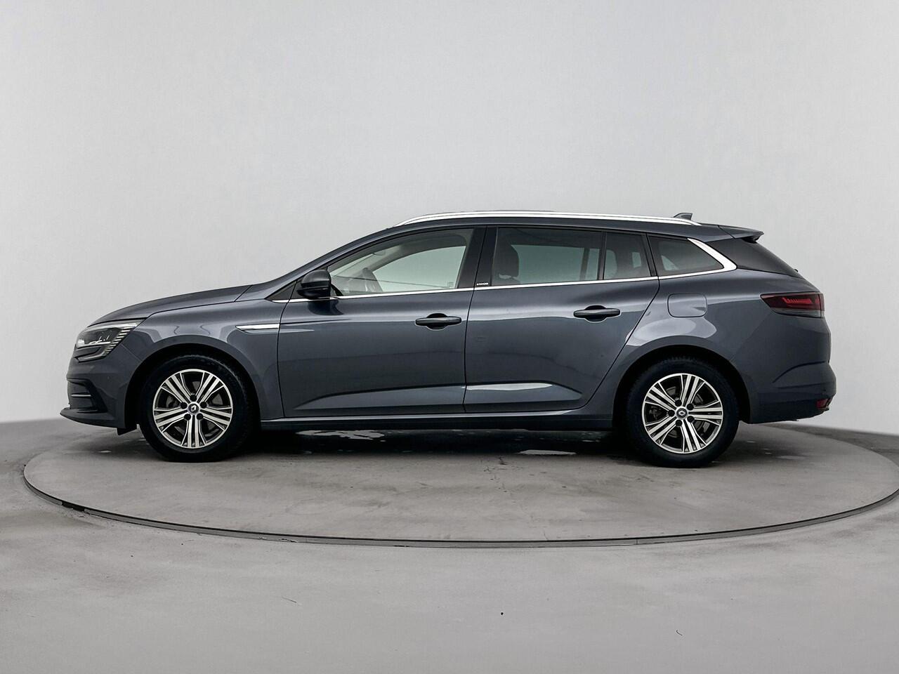 Renault MEGANE Estate 1.6 E-Tech Plug-In Hybrid 160Pk Intens Automaat | Navigatie | Bose geluidssysteem | Apple & Android Carplay | Parkeersensoren & Camera | Climate Control | Head-up Display | All Season Banden |
