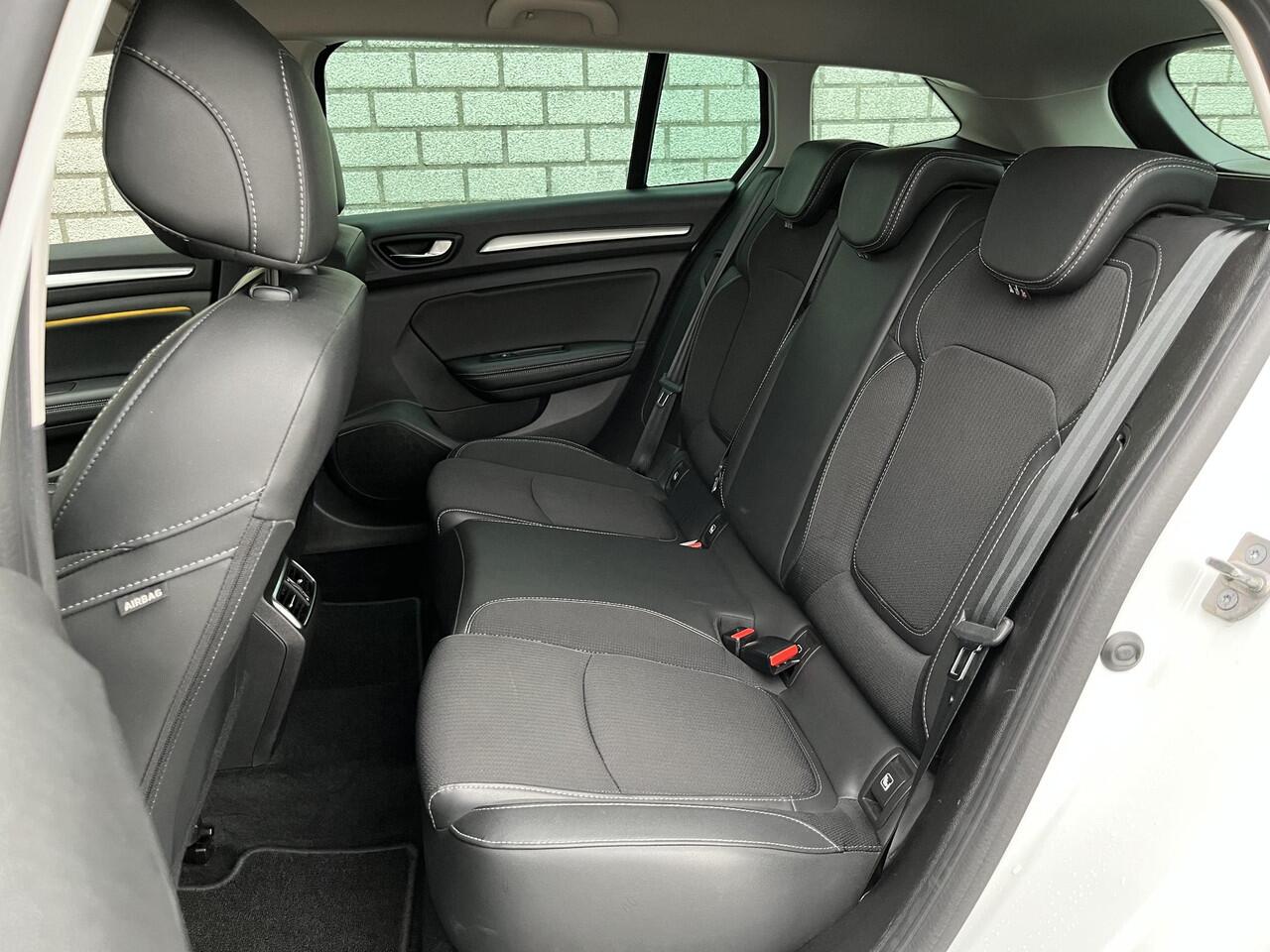 Renault MEGANE Estate 1.3 TCe EDC 140 Automaat Techno | Stoel + stuurverwarming | Achteruitrijcamera | Apple CarPlay / Android Auto |