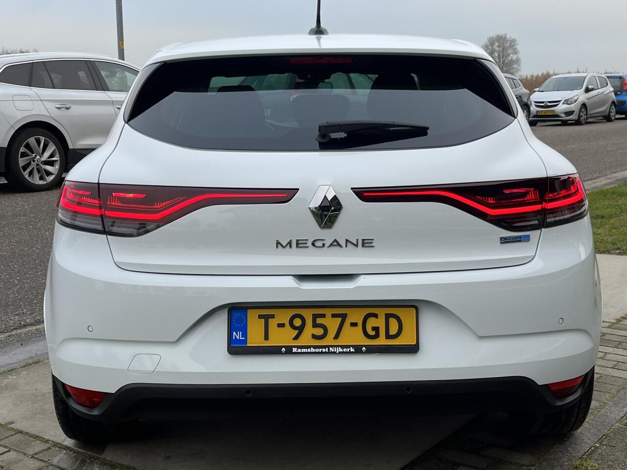 Renault MEGANE 1.6 E-Tech Plug-In Hybrid 160 PK / Automaat / Apple Carplay - Android Auto / Camera / Keyless / Climate / 16'' LMV /
