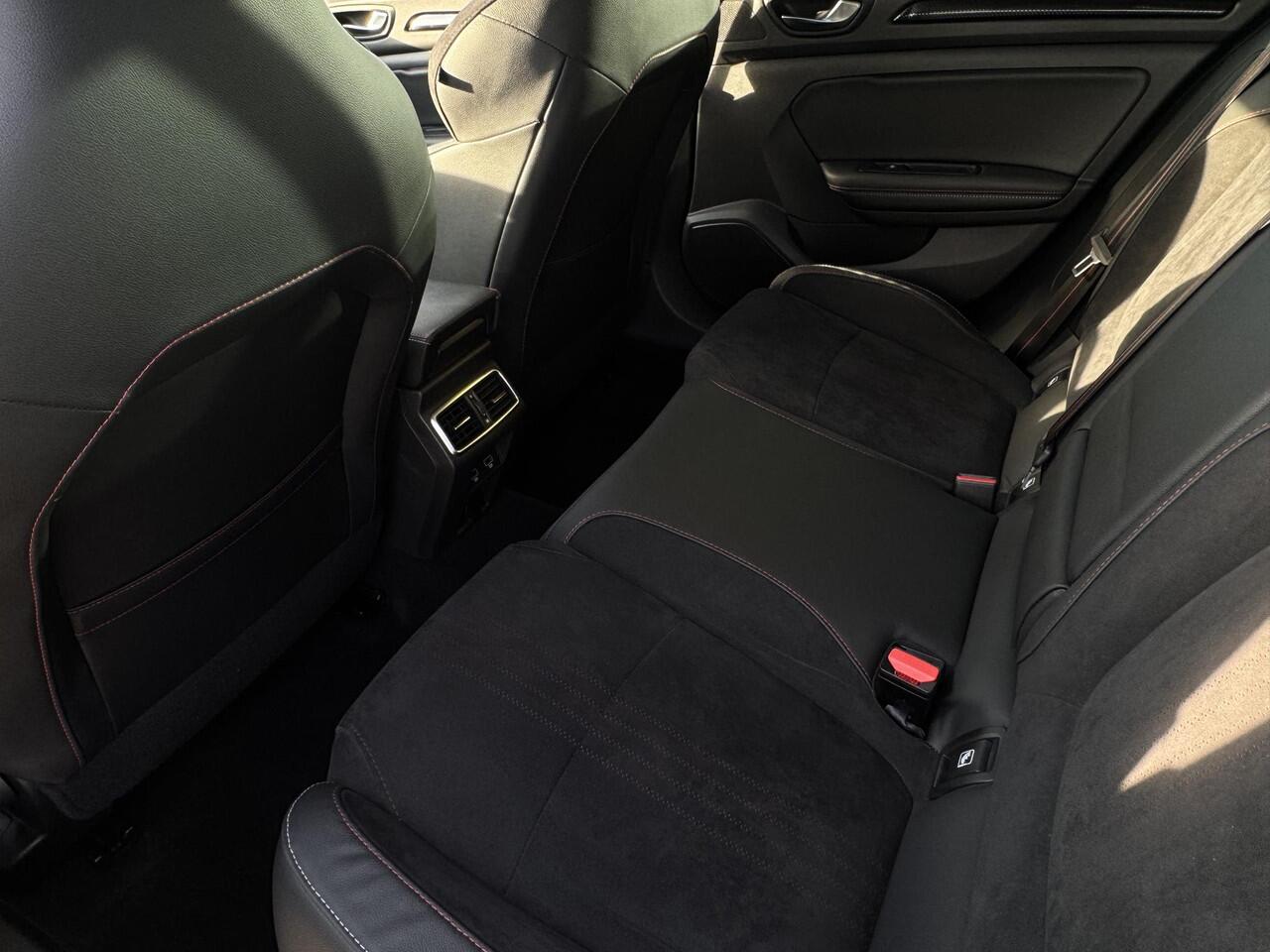 Renault MEGANE Estate TCe 160 EDC R.S. Line | Automaat | NL-Auto | 1e eigenaar | Dealer onderhouden |