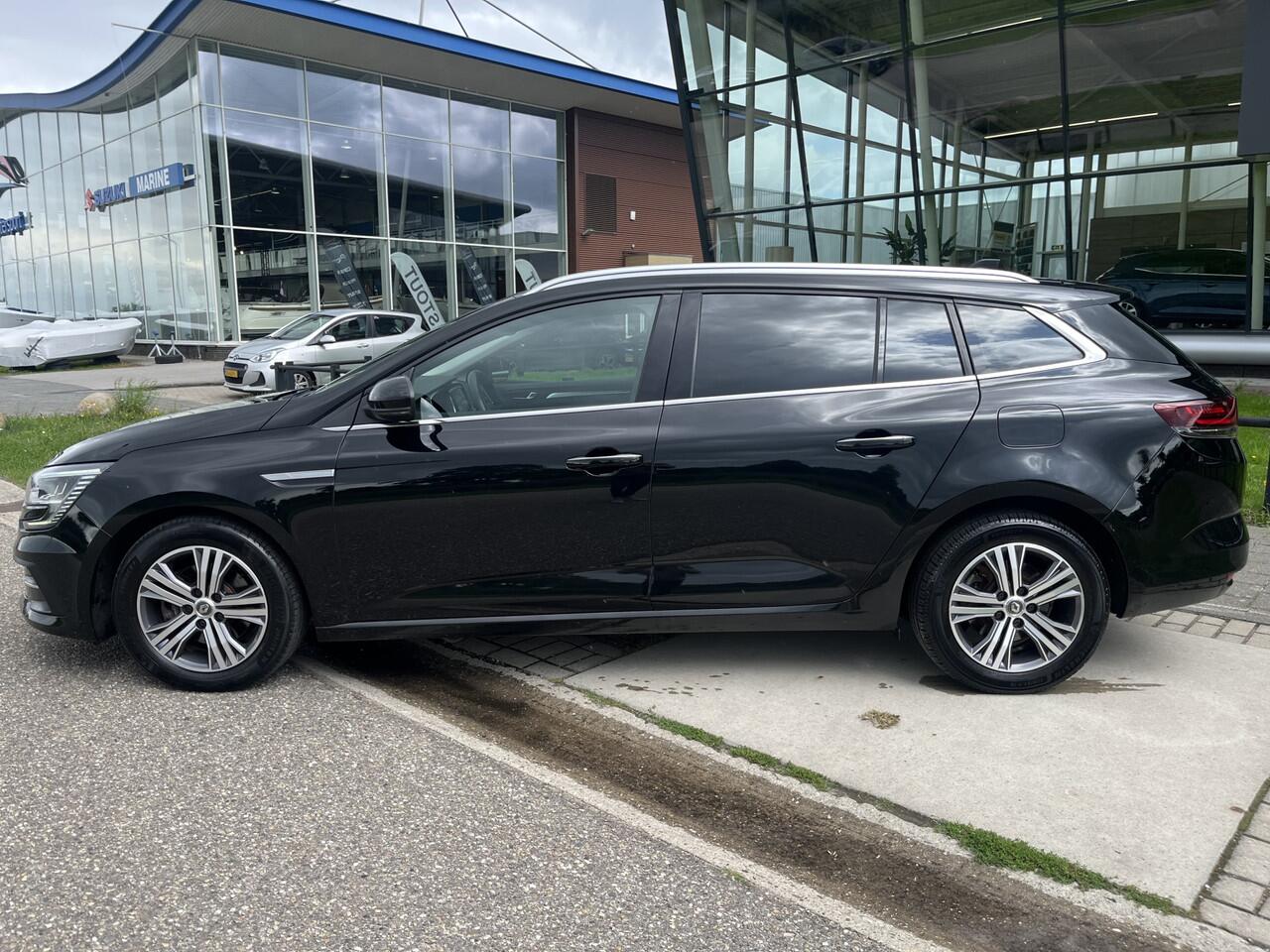 Renault MEGANE Estate 1.6 E-Tech Plug-In Hybrid 160 Intens / Automaat / Apple Carplay - Android Auto / Keyless / Stoelverw. / PDC V+A / 16'' LMV /