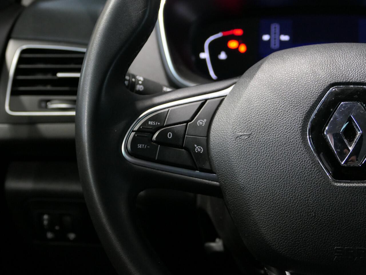 Renault MEGANE Estate 1.3 TCe Intens * Vraag naar beschikbaarheid * - Camera, dode hoek detector, head-up display, parkeerassistent