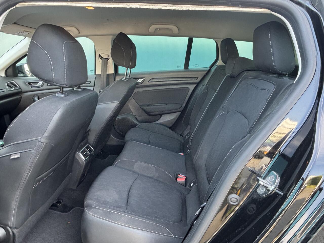 Renault MEGANE Estate BWJ 2020 1.3 116 PK TCe Limited TREKHAAK | NAVI | CLIMA | CRUISE | PDC | PRIV. GLAS | ISOFIX | LMV | MULTIFUNCT. STUUR | KEYLESS