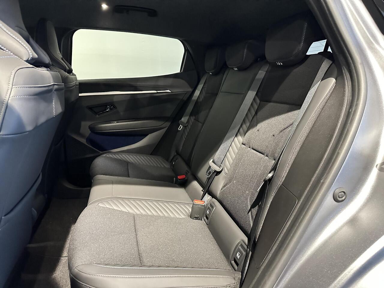 Renault MEGANE E-Tech comfort range esprit alpine 60 kWh PACK WINTER | PACK ADVANCED DRIVING ASSIST | PACK DRIVING & SOUND | !DIRECT LEVERBAAR!