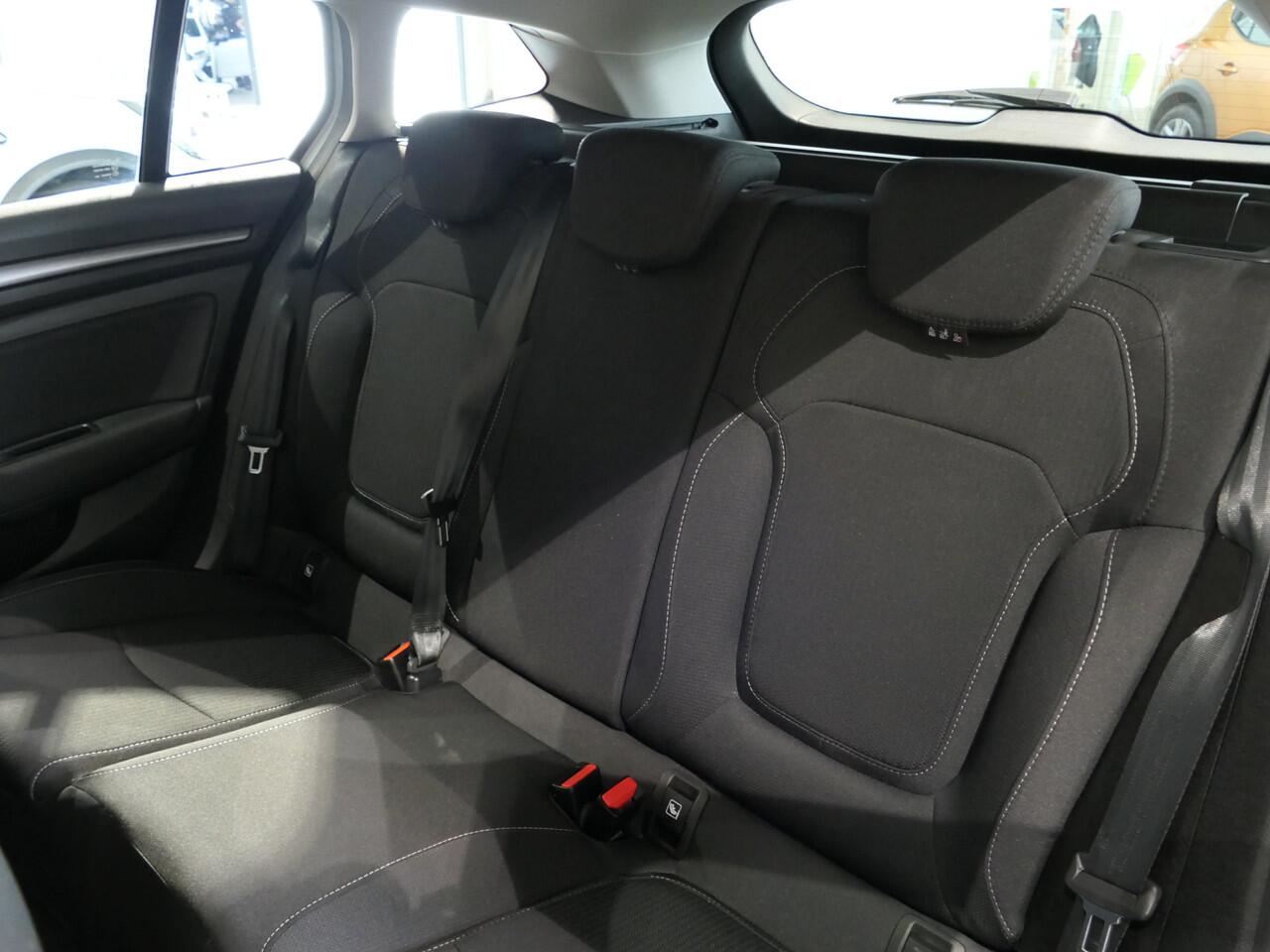 Renault MEGANE Estate 1.6 E-Tech Plug-In Hybrid 160 Zen - Navi, sensor v+a, cruise