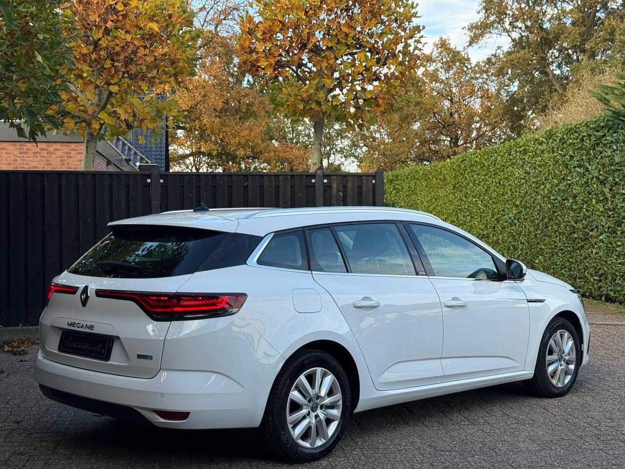 Renault MEGANE Estate 1.6 E-Tech Plug-In Hybrid 160 Business Zen