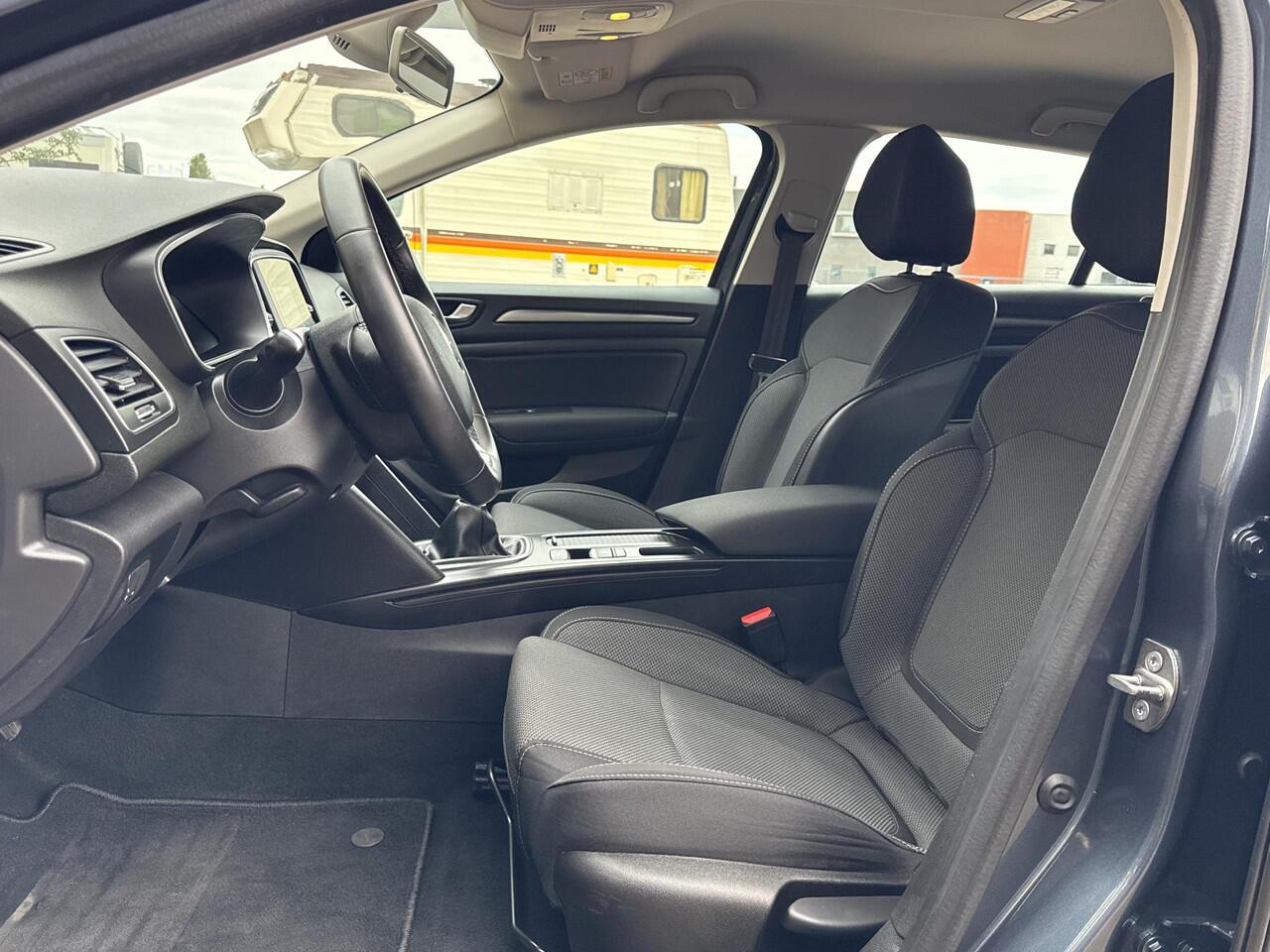 Renault MEGANE Estate 1.3 TCe 140 Equilibre / Incl 12 Maanden BOVAG garantie