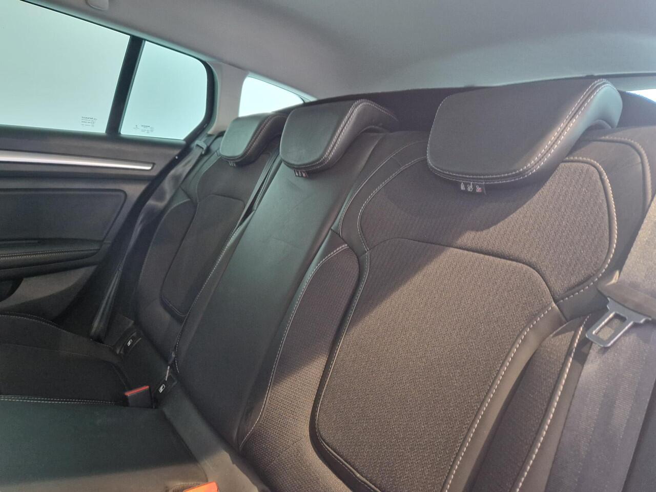 Renault MEGANE Estate 1.3 TCe 140 EDC Techno AUTOMAAT | TREKHAAK | PARKEERSENSOREN VOOR-/ACHTER | ACHTERUITRIJCAMERA | APPLE CARPLAY/ANDROID AUTO