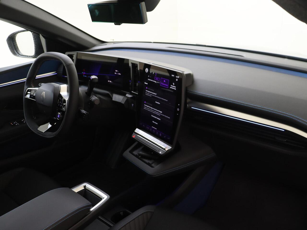 Renault MEGANE E-Tech comfort range esprit alpine 60 kWh | Stoelverwarming | Climate control | LED verlichting