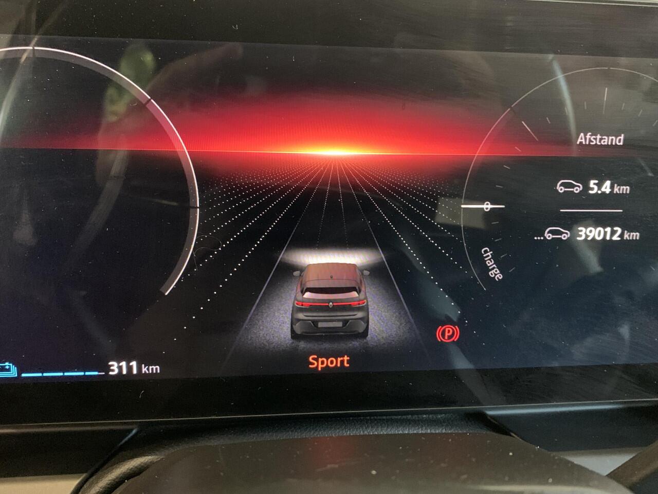 Renault MEGANE E-Tech EV60 Optimum Charge Iconic | ADAPTIVE CRUISECONTROL | 360 CAMERA | STOEL-/STUURVERWARMING | TREKHAAK | BLIS