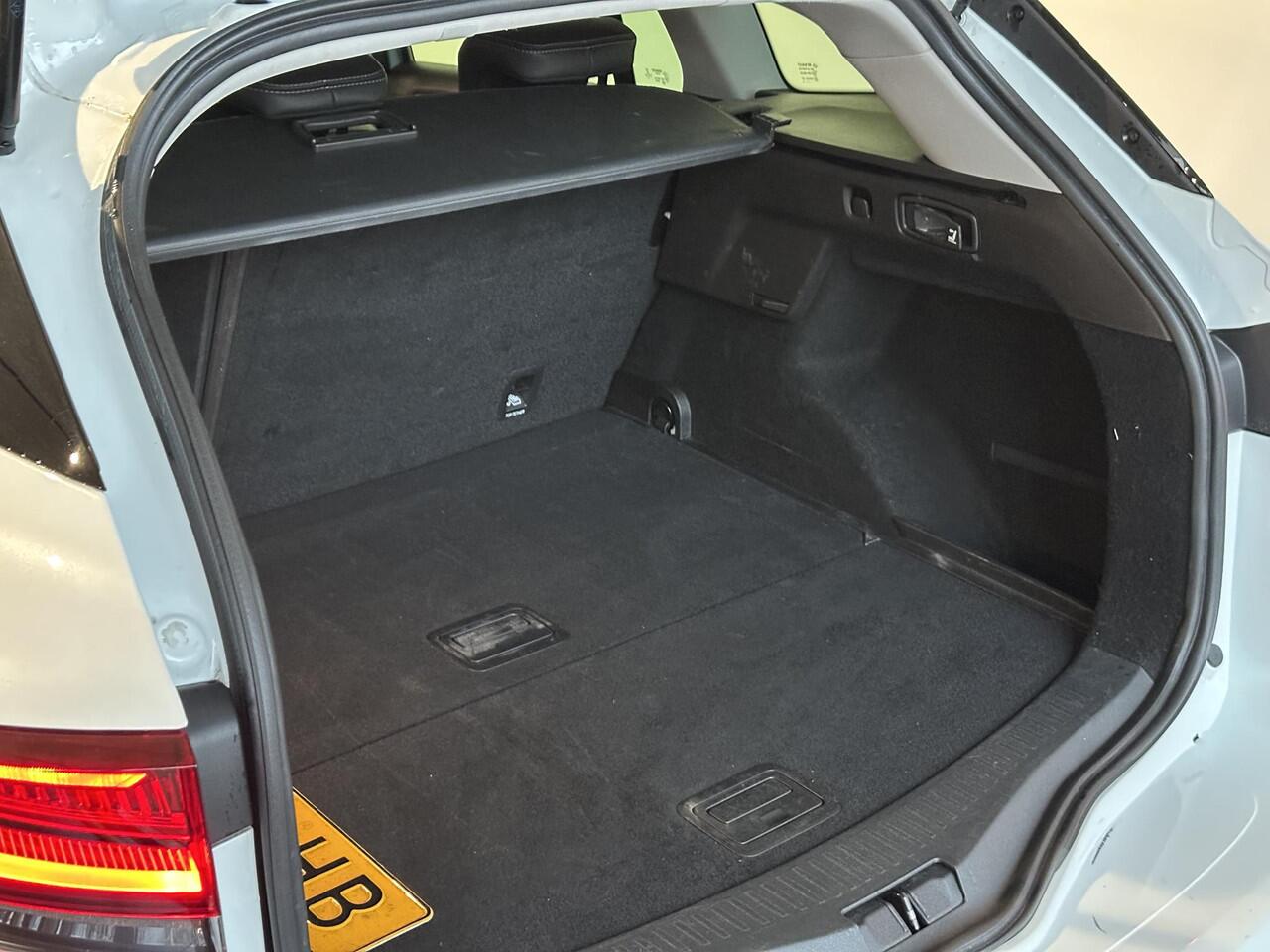 Renault MEGANE Estate 1.3 TCe 140 EDC Techno AUTOMAAT | Trekhaak | Achteruitrijcamera | Navigatie | Apple CarPlay / Android Auto |