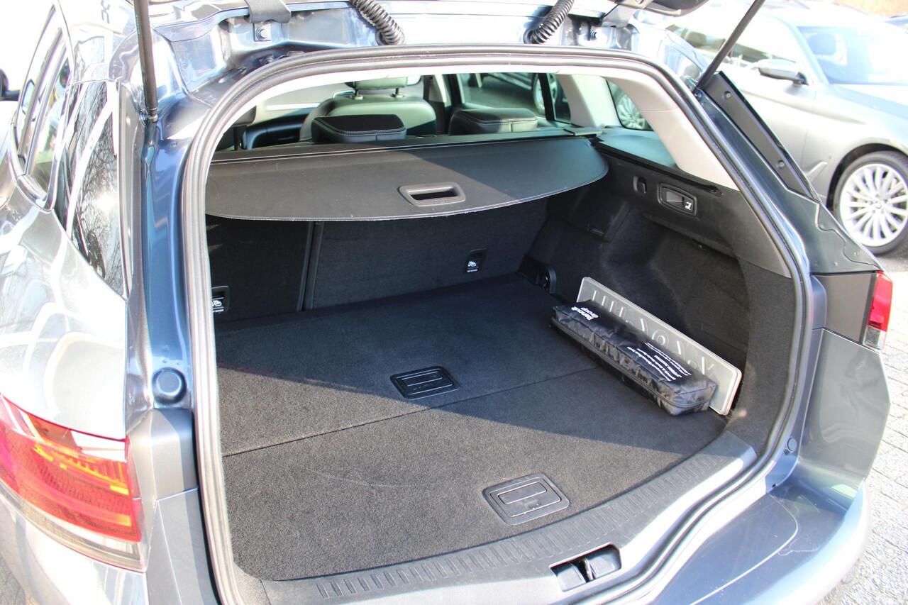 Renault MEGANE Estate 1.3 TCe 140 Techno | Trekhaak | Achteruitrij camera | Climate control