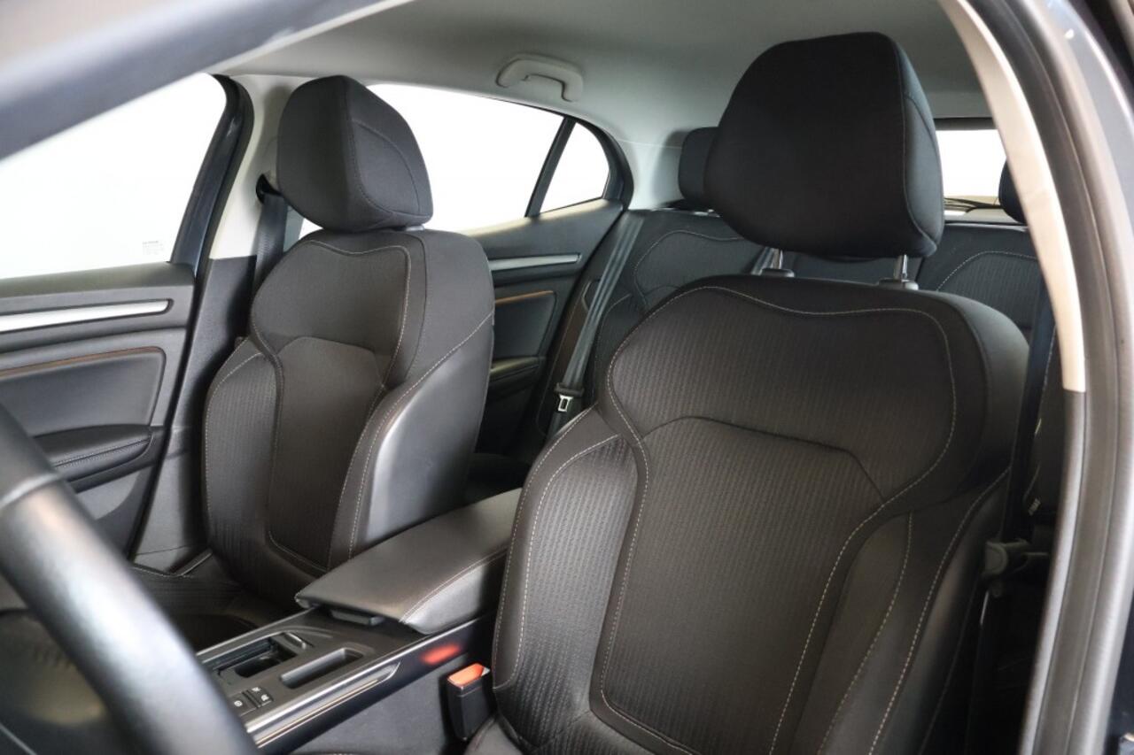 Renault MEGANE 1.3 TCe Limited - Dodehoek sens. - Cruise control. - Sensoren