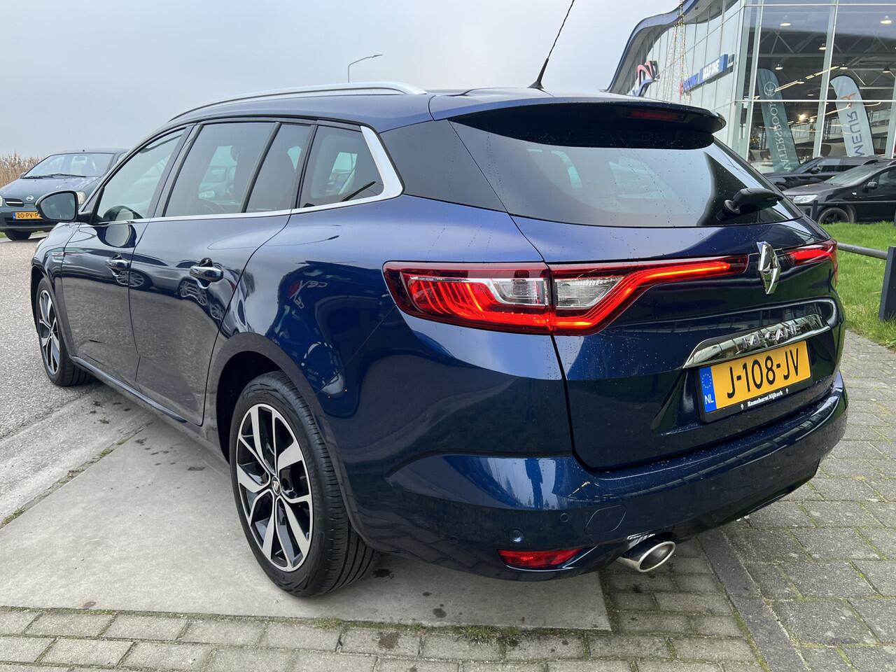 Renault MEGANE Estate 1.3 TCe Bose / Camera / Stoelverw. / Apple Carplay-Android Auto / PDC V+A / Keyless / Climate / 17'' LMV /