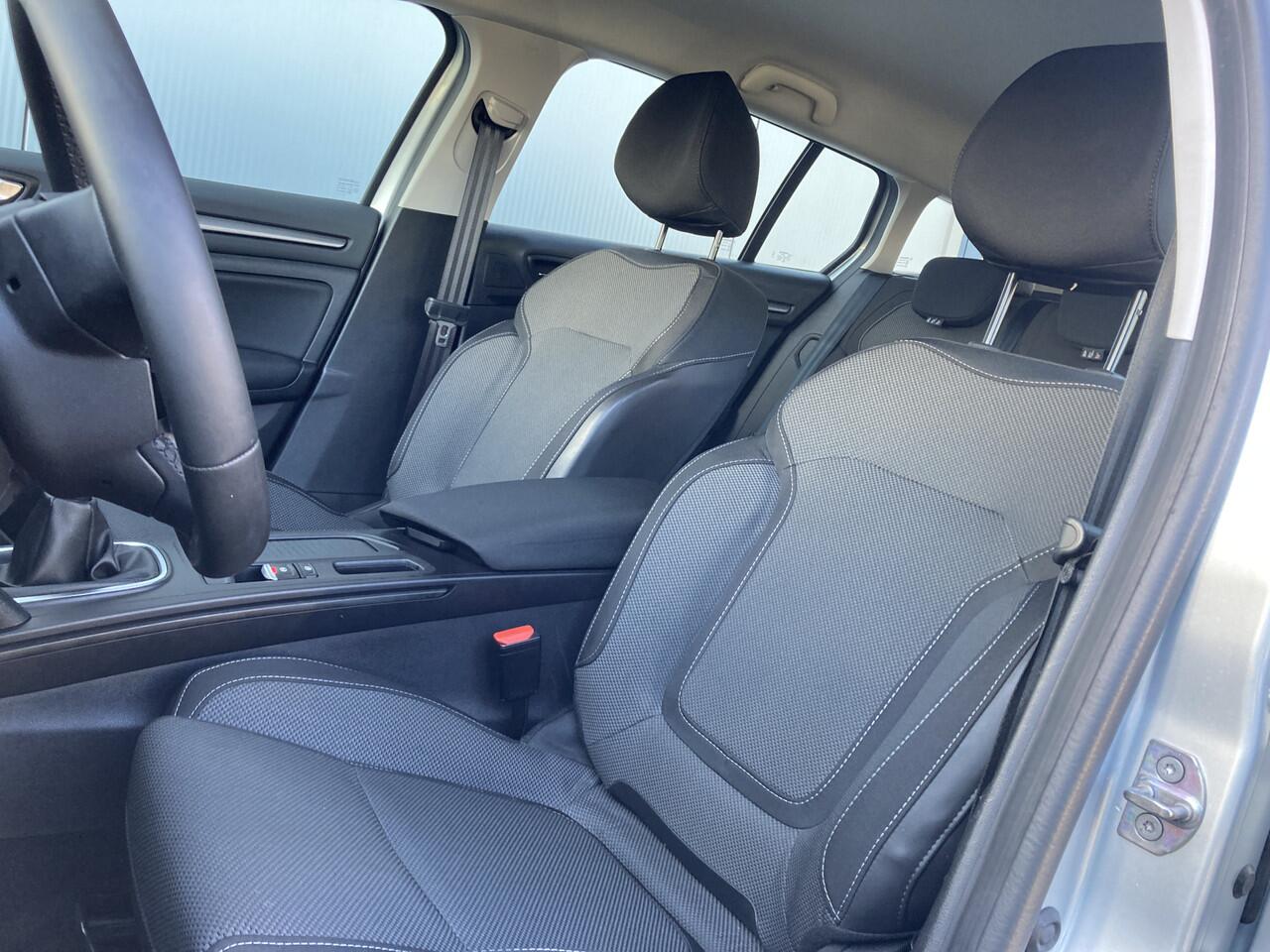 Renault MEGANE Estate 1.3 TCe 140 Equilibre Apple/Android Auto | Cruise | Led koplampen