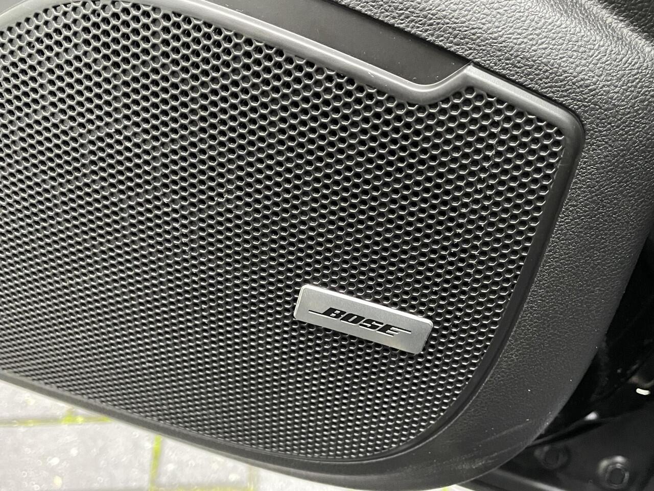 Renault MEGANE 1.3 TCe Business Edition One / automaat / panoramadak / elektrische stoelen / boze geluidsysteem / dodehoeksensoren / achteruitrijcamera / parkeersensoren