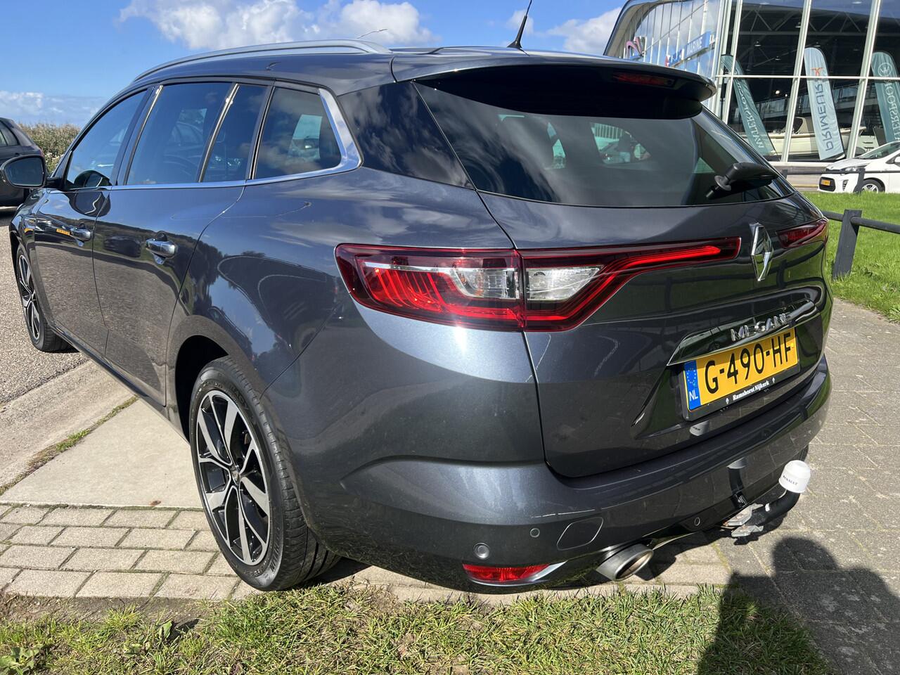 Renault MEGANE Estate 1.3 140PK TCe Bose / Automaat / Trekhaak / Camera / Applecarplay - Androidauto /