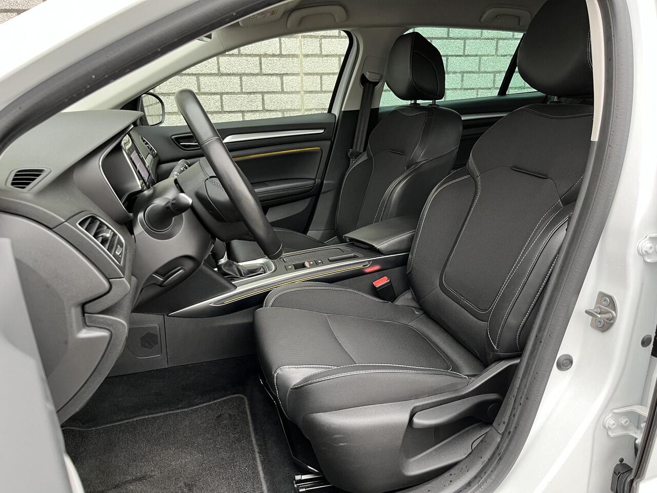 Renault MEGANE Estate 1.3 TCe EDC 140 Automaat Techno | Stoel + stuurverwarming | Achteruitrijcamera | Apple CarPlay / Android Auto |