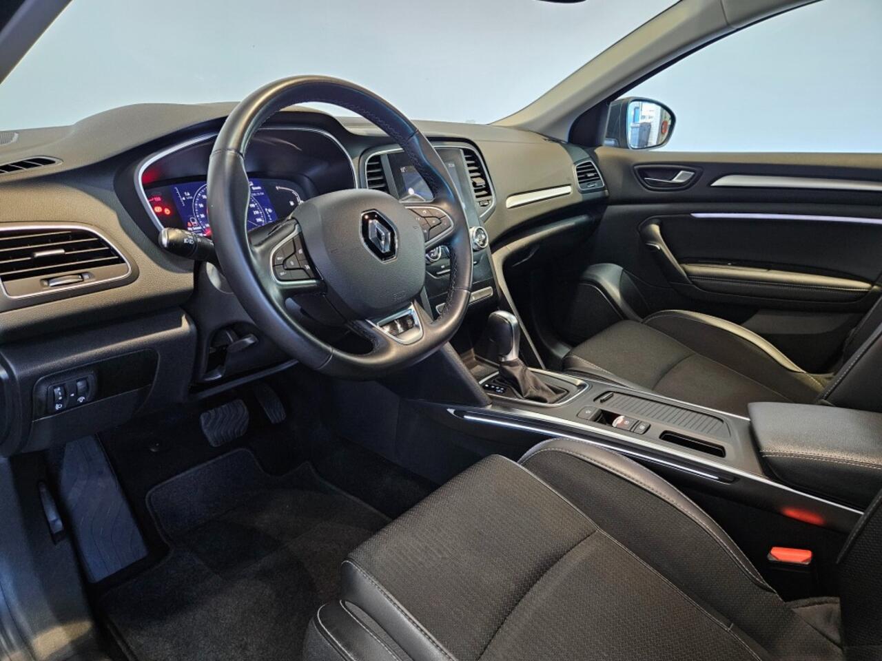 Renault MEGANE Estate 1.3 TCe Intens Automaat / Trekhaak / NL Auto