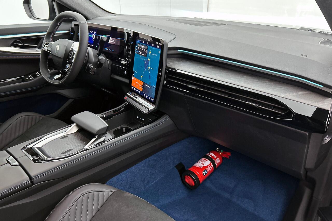 Renault Rafale 1.2 E-Tech 300 4x4 plug-in hybrid Esprit Alpine Pano, 4 Control, Adaptive Cruise