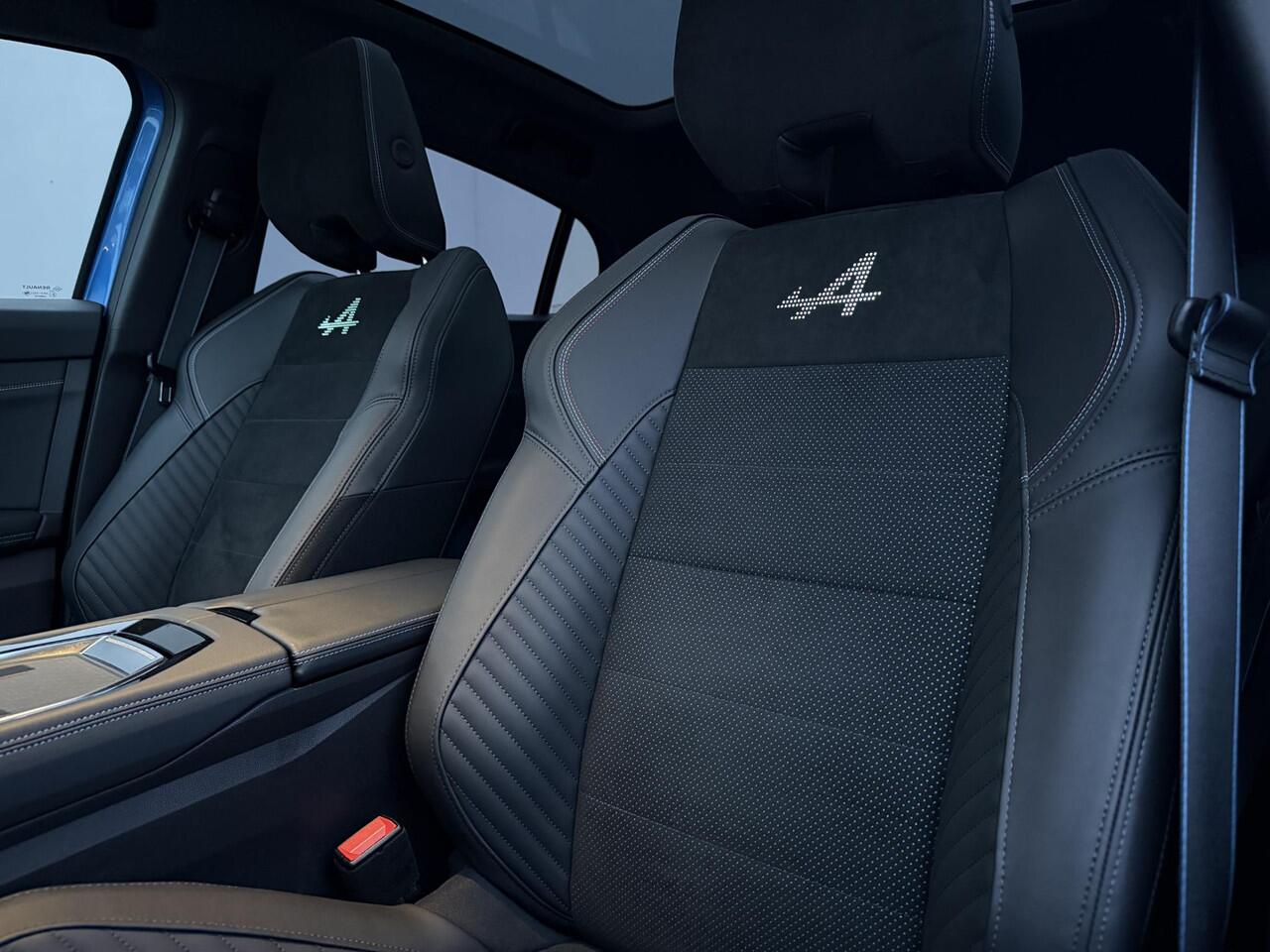 Renault Rafale E-Tech 4x4 plug-in full hybrid 300 esprit Alpine / Fabrieksgarantie tot 04-2027 / PANO / EAER 98 km / Panoramadak variabele transparantie / HUD / Camera 360° / Elektrische klep / Navigatie / Apple Carplay Android / Stuur & stoel en voorruitverwarming / Ad