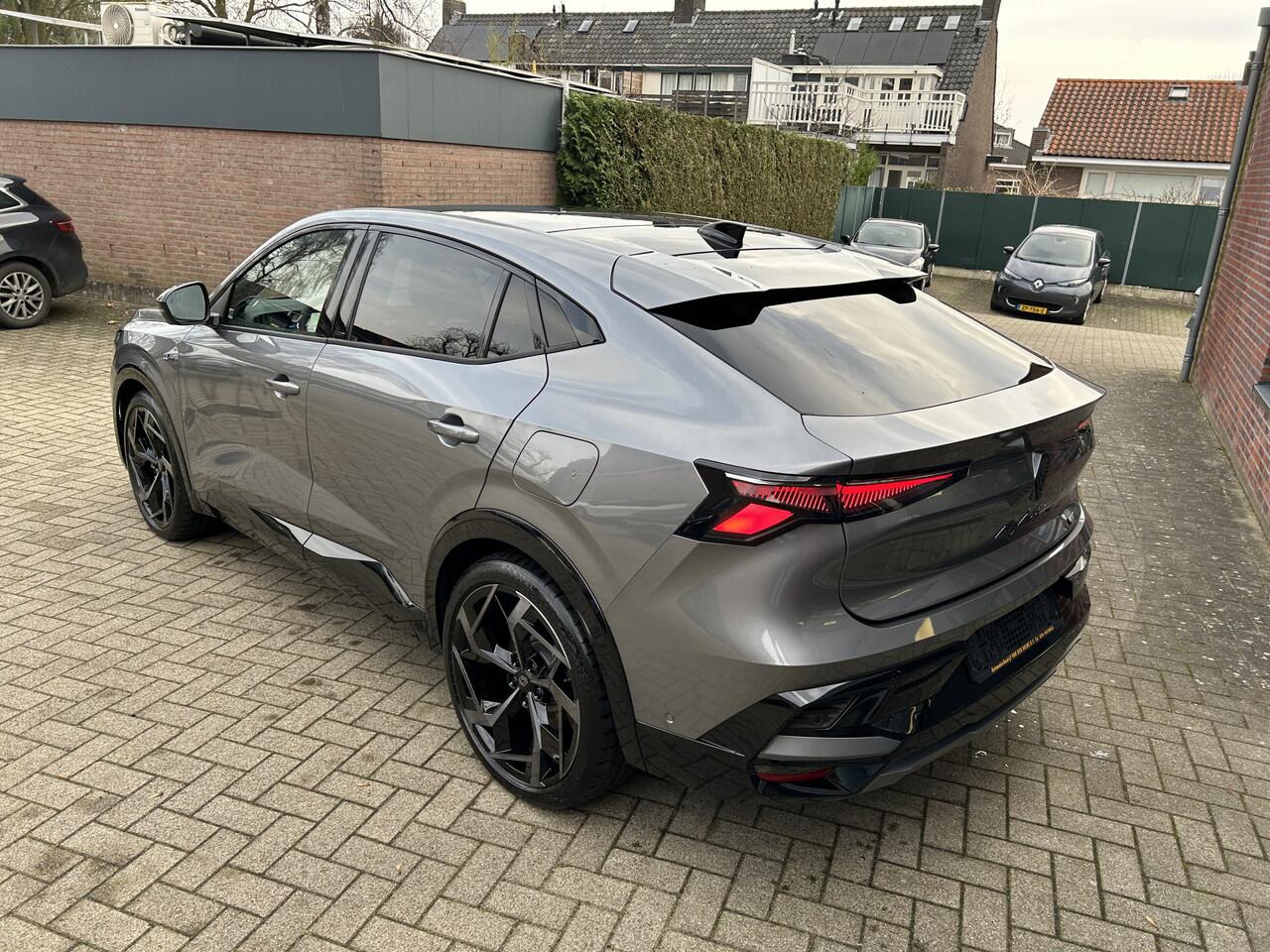 Renault Rafale 1.2 E-Tech 4x4 plug-in hybrid 300 atelier Alpine/Full options