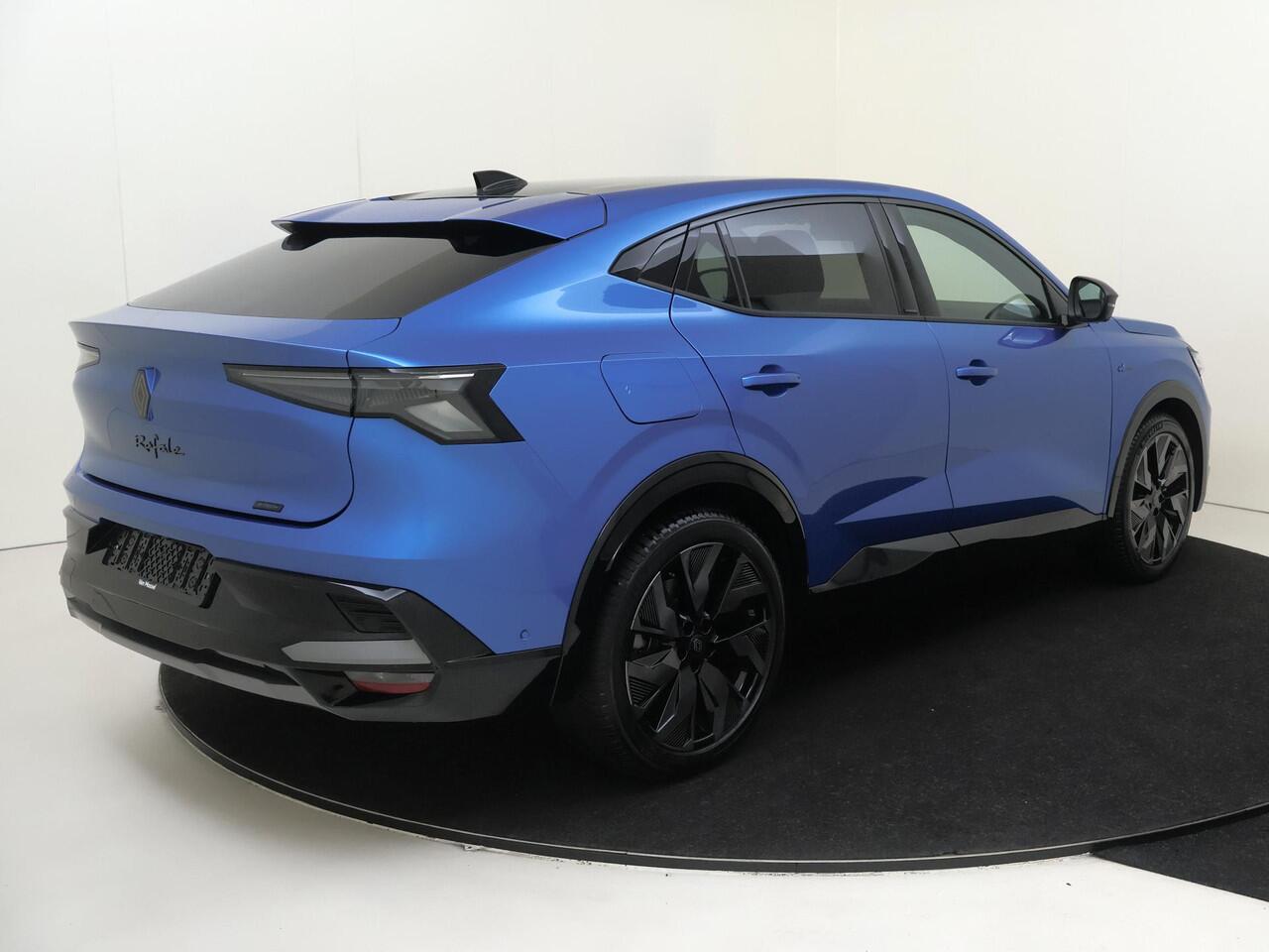 Renault Rafale 1.2 E-Tech 4x4 plug-in hybrid 300Pk esprit Alpine | Google Navigatie | Apple & Android Carplay | 4 Control | Parkeersensoren Voor & Achter | 360 Camera | Stoel & Stuurverwarming | Adaptieve Cruise Control |