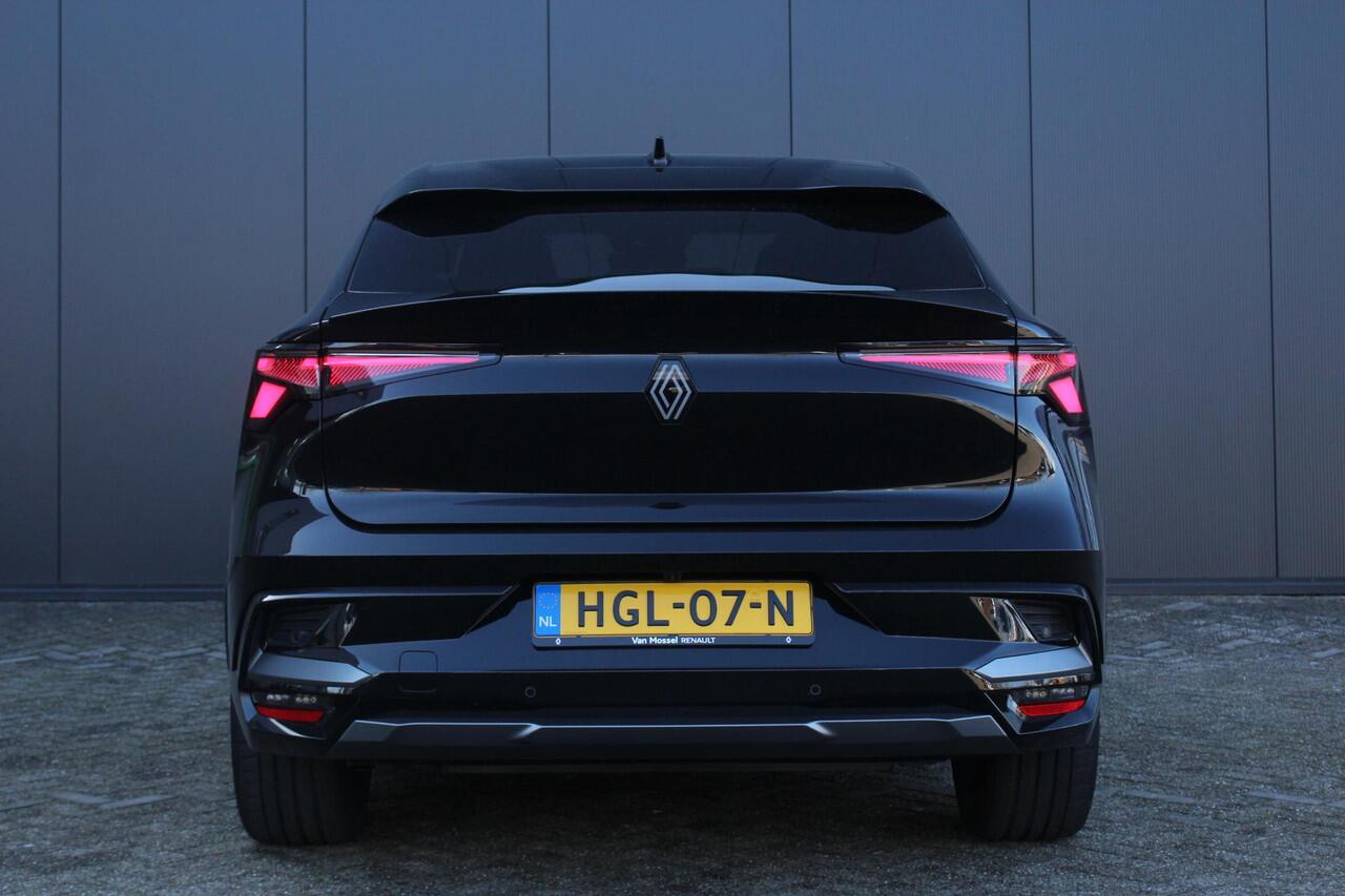 Renault Rafale 1.2 E-Tech 4x4 plug-in hybrid 300Pk Atelier Alpine | Google Navigatie | Draadloze Carplay | Wegklapbare Trekhaak | Harman Kardon Geluid | 4Control | Adaptieve Onderstel | Elek. Stoelen | Stoel & Stuurverwarming | Treeplanken | Spoiler |