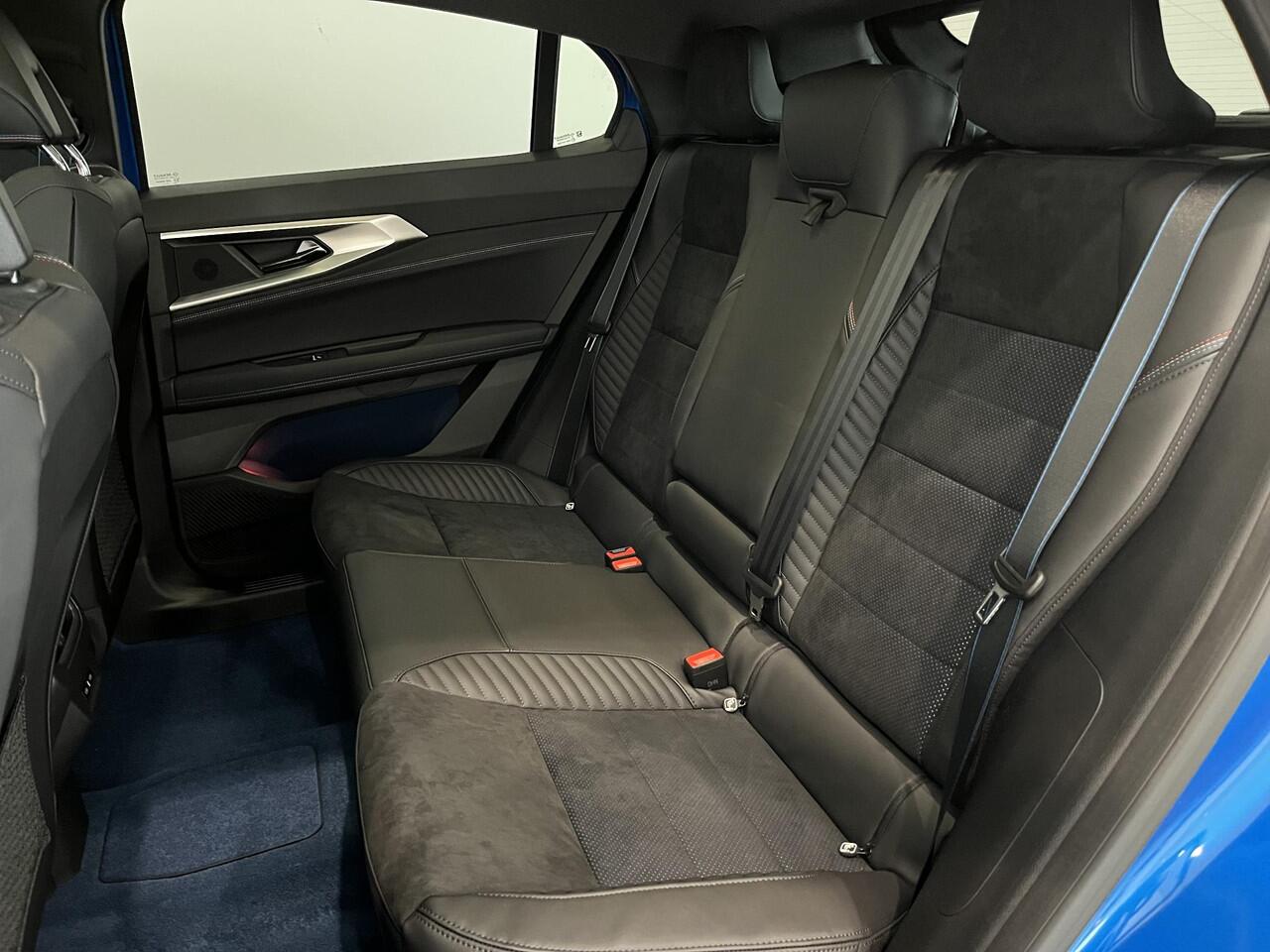 Renault Rafale E-Tech 4x4 Plug-in Hybrid 300 Esprit Alpine | Solarbay | Harman Kardon | Pack Privilège | 6-voudig elektrisch verstelbare voorstoelen | Van: ¤ 62.080,- nu rijklaar voor: ¤ 57.080,-