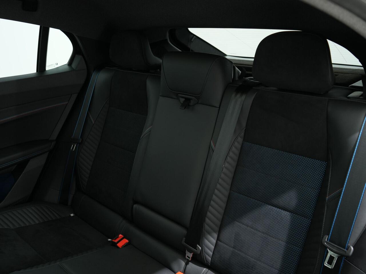 Renault Rafale 1.2 E-TECH FULL HYBRID 200PK ESPRIT ALPINE | Alle opties | Panoramadak | 4CONTROL | Harman Kardon