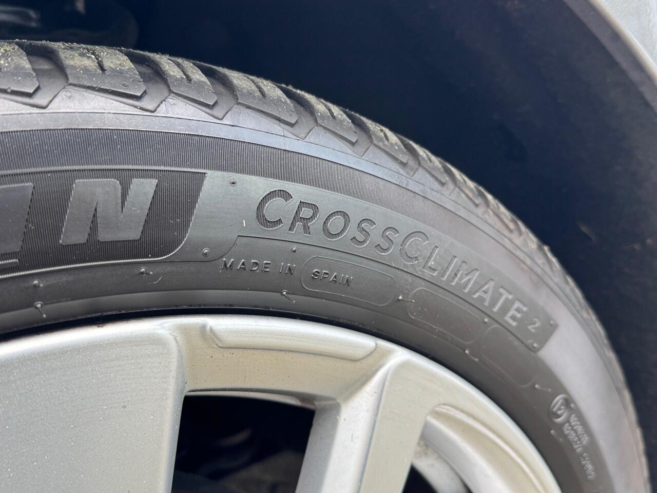 Renault SCENIC 1.3 TCe 115 Limited | Climat Control | Apple Carplay / Android Auto | LM velgen | incl. Bovag rijklaarpakket met 12 maanden garantie |