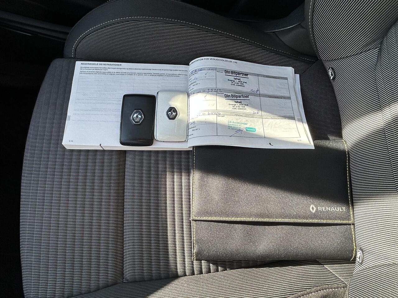 Renault SCENIC 1.3 TCe Limited Automaat / 1.800 kg trekgewicht / Apple carplay / Android auto / Stoelverwarming / Cruise control / Climate control / Parkeersensoren voor en achter /