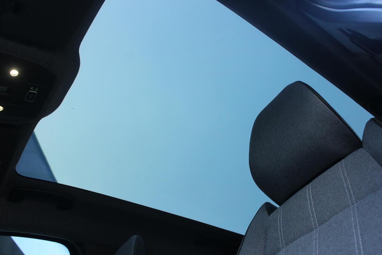 Renault SCENIC E-Tech EV87 220Pk long range Techno | Navigatie Via Google | Apple & Android Carplay | Parkeersensoren Voor & Achter | Achteruitrijcamera | Climate Control | Cruise Control Adaptief | Privacy Glass | Keyless Entry | Solarbay Panorama Dak |