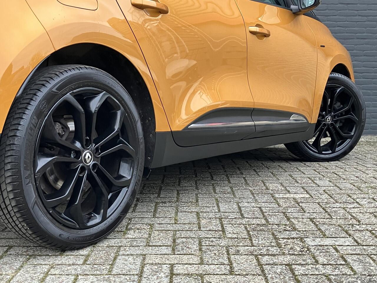 Renault SCENIC 1.3 TCe 160 pk Black Edition AUT. | 1e eigenaar | navigatie | panoramadak | trekhaak | bose audio | rij assist