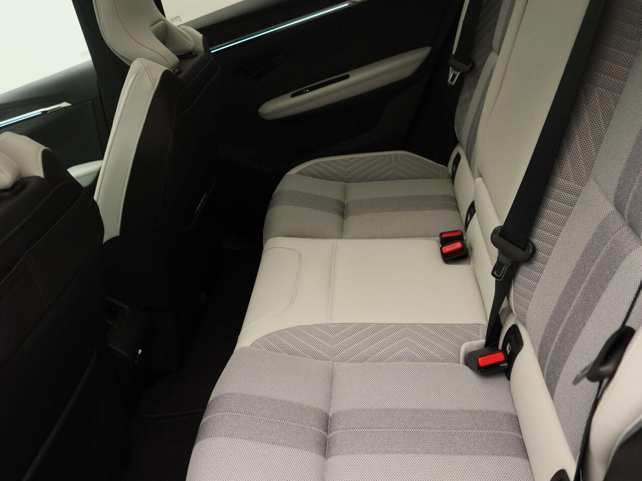 Renault SCENIC E-Tech V87 220 pk long range Iconic | Demo | Pack Augmented Vision | Solarbay elektrochromatisch panoramisch dak | Metaalkleur |