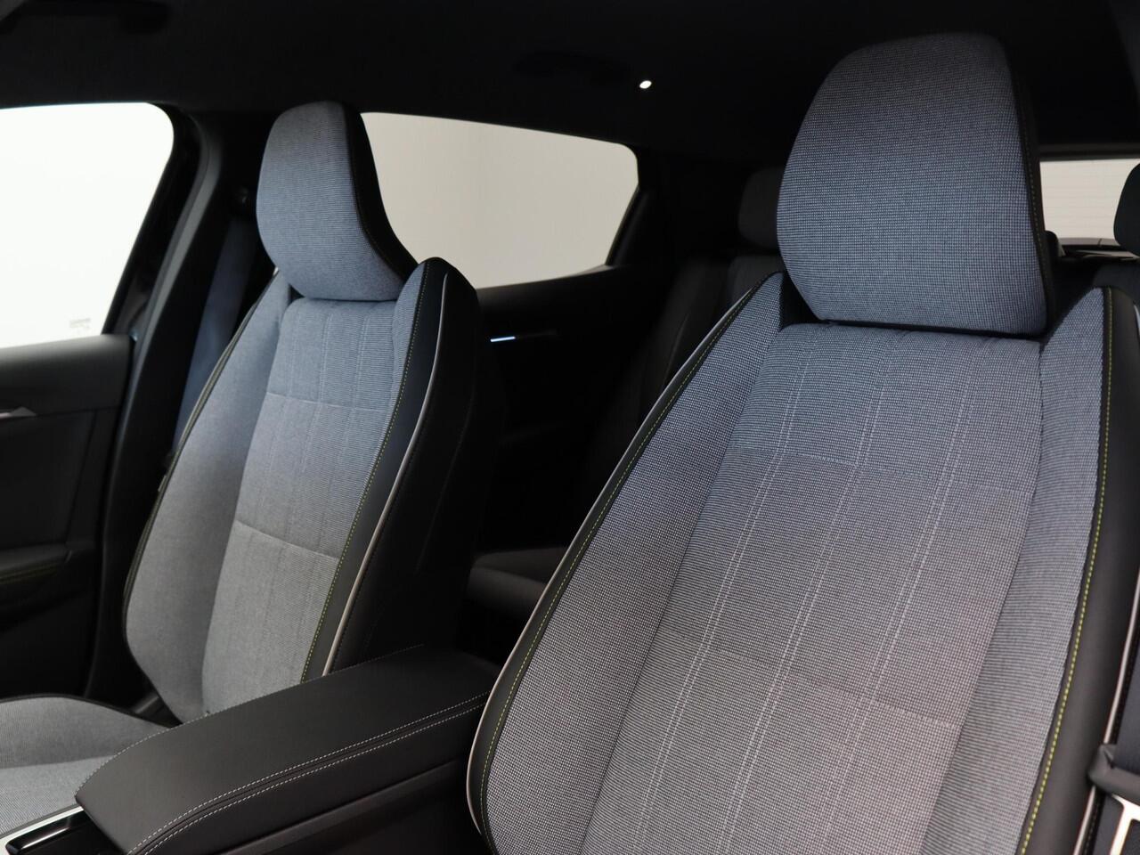 Renault SCENIC E-Tech EV87 long range techno | Active driver assist | Stoel- en stuurverwarming | Elektrische kofferklep | Blind spot warning |