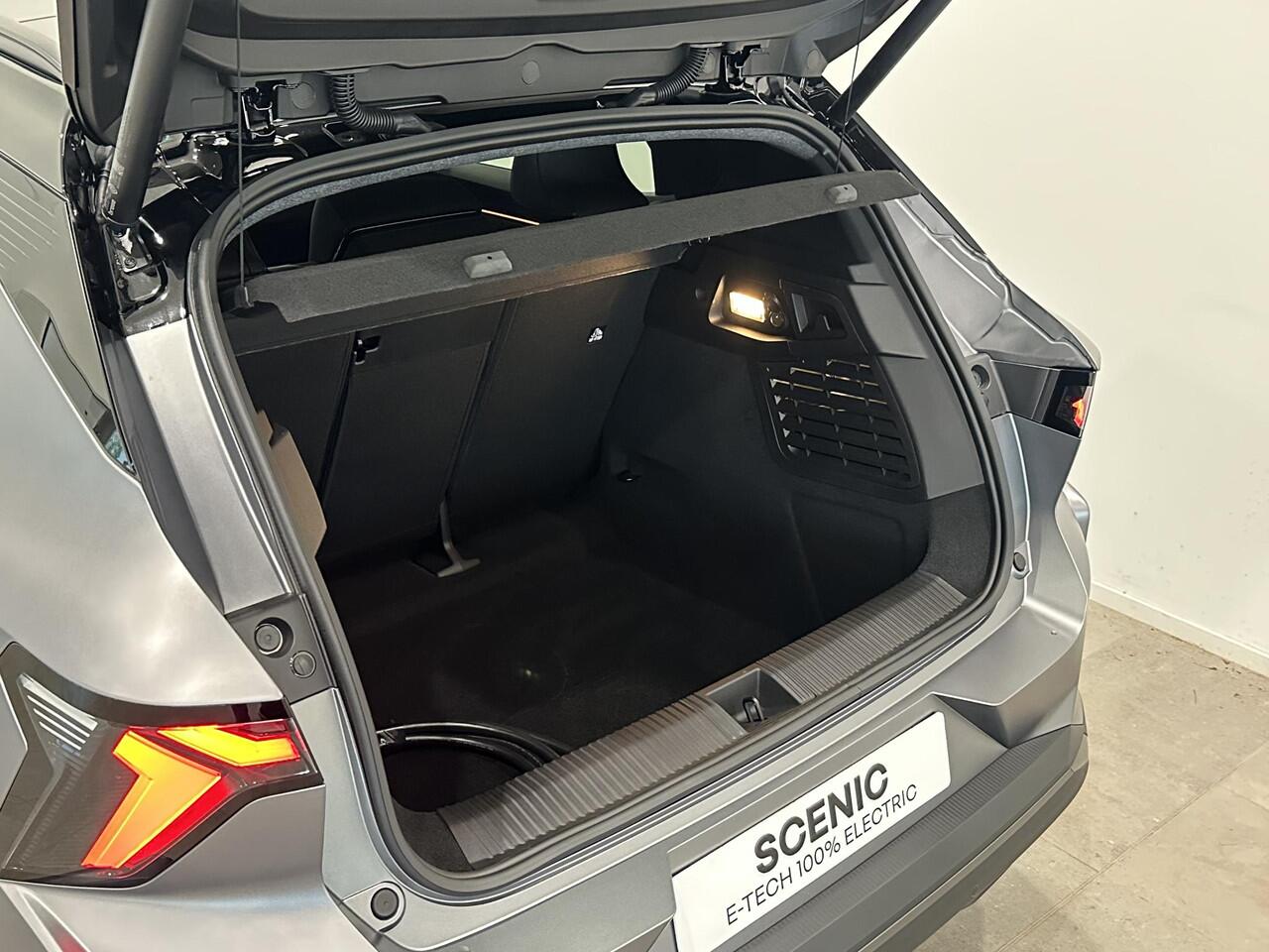 Renault SCENIC E-Tech EV87 220 Long Range Esprit Alpine | Pack Light & Sound | Pack Advanced Driving Assist & Augmented Vision | Van: ¤ 50.459,- nu rijklaar voor: ¤ 48.459,-