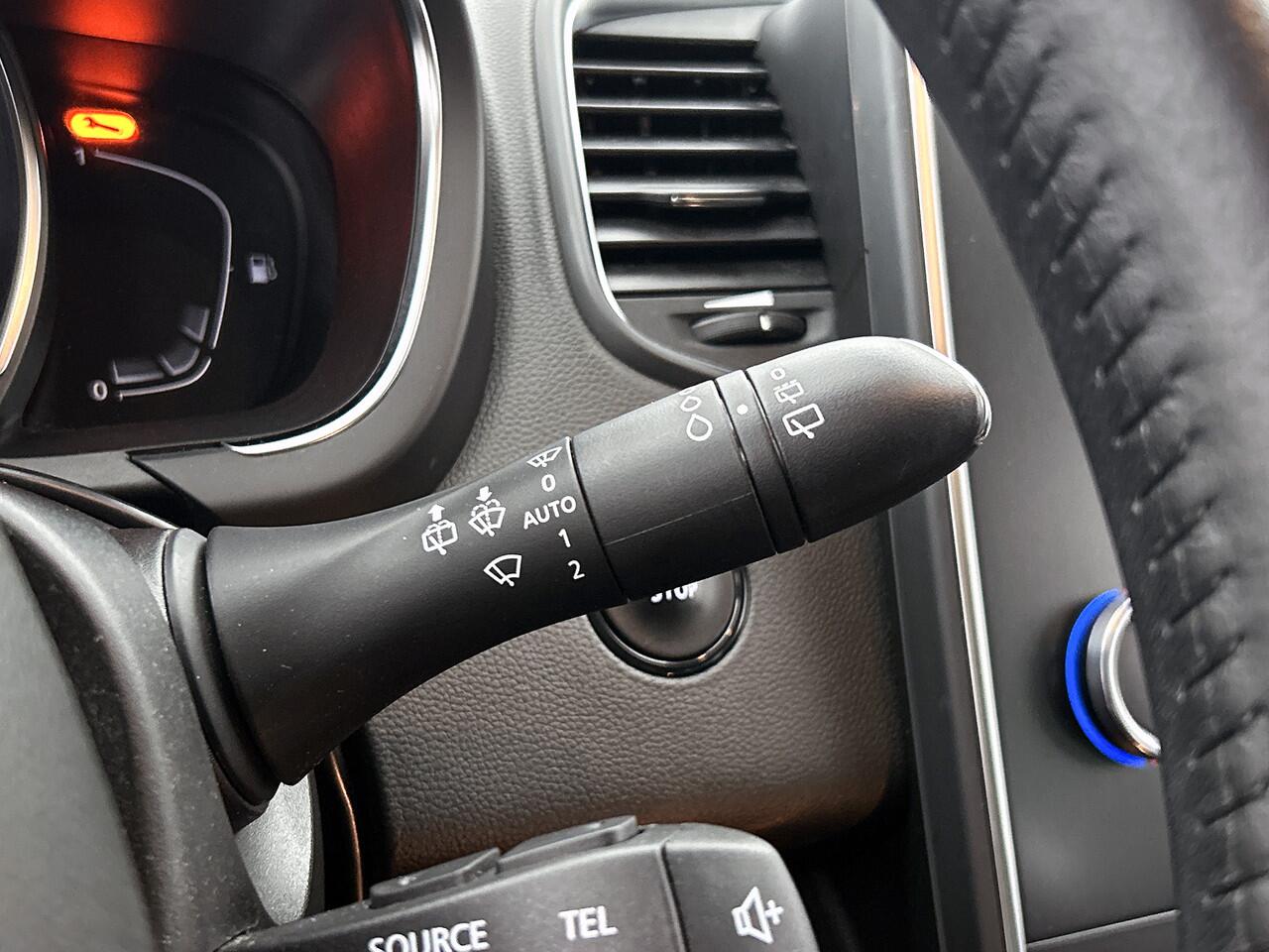 Renault SCENIC 1.3 TCe Limited Direct leverbaar! Dakkoffer voor opvouwbare rolstoel (chairtopper) en linker gaspedaal