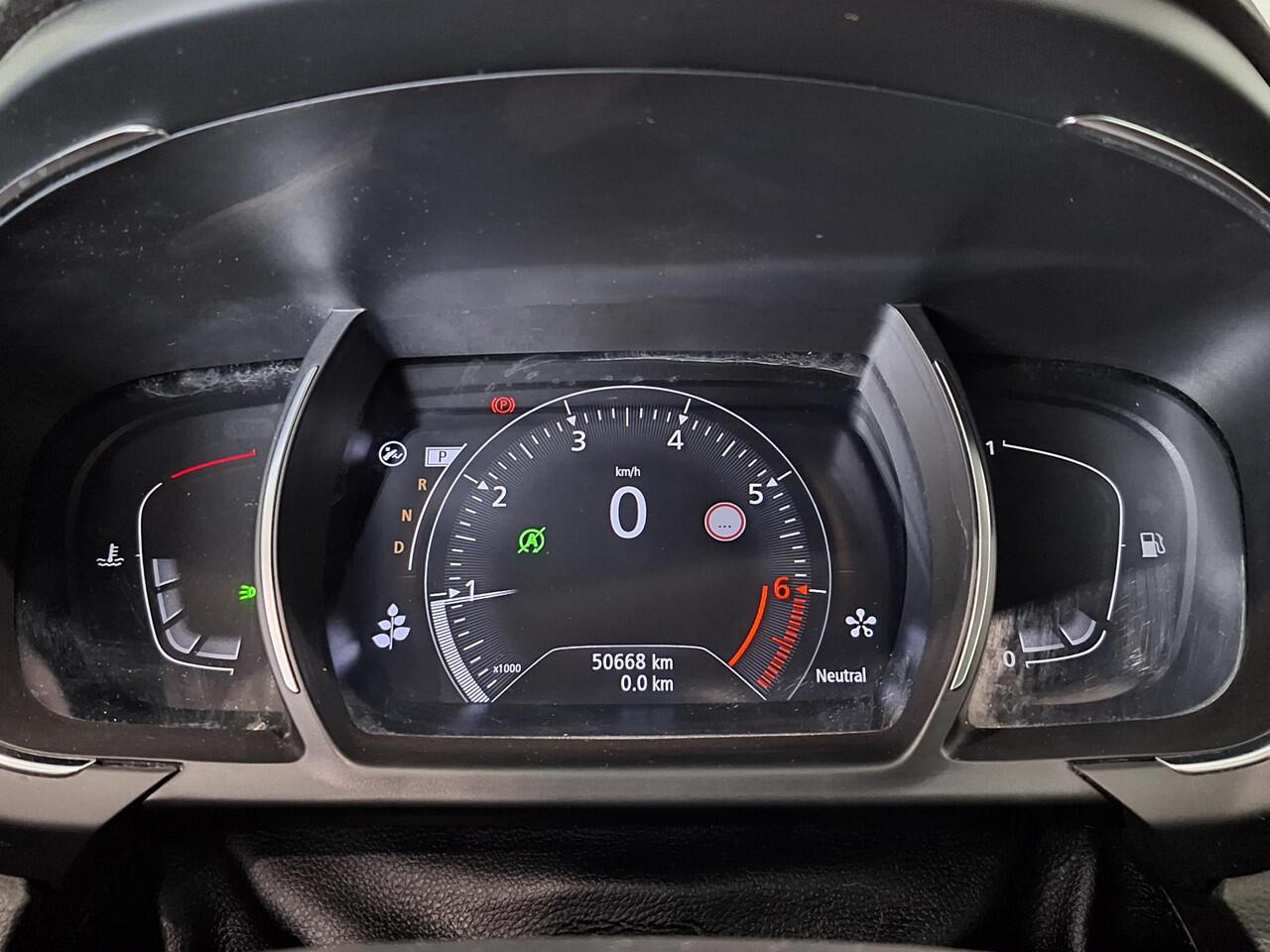 Renault SCENIC 1.3 TCe 140 EDC Intens | Navigatie | Climate Control | Cruise Control | Dodehoek Detectie | Parkeersensoren voor, achter en achteruitrijcamera | Apple Carplay/Android Auto