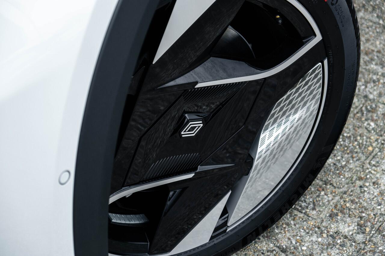 Renault SCENIC E-Tech EV87 long range iconic | Panoramadak | Harman Kardon audio | Around view camera | 16 % bijtelling over 30K > 60 mnd af nieuw | | incl. Bovag rijklaarpakket met 12 maanden garantie |