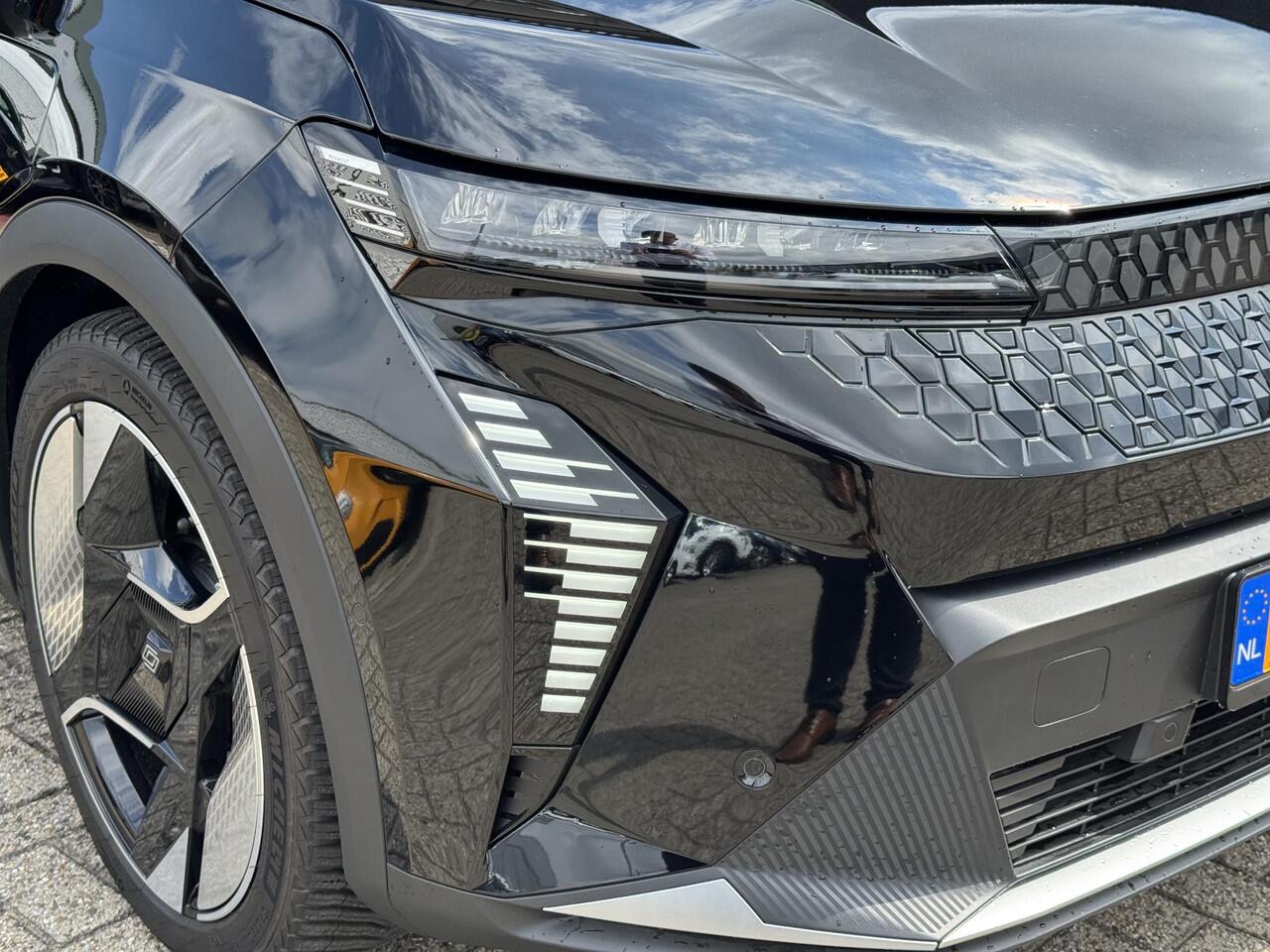 Renault SCENIC E-Tech EV87 long range iconic / 360 CAMERA / STOEL & STUURWIELVERWARMING / ALL SEASON BANDEN / ELEKTRISCH VERSTELBARE STOELEN /